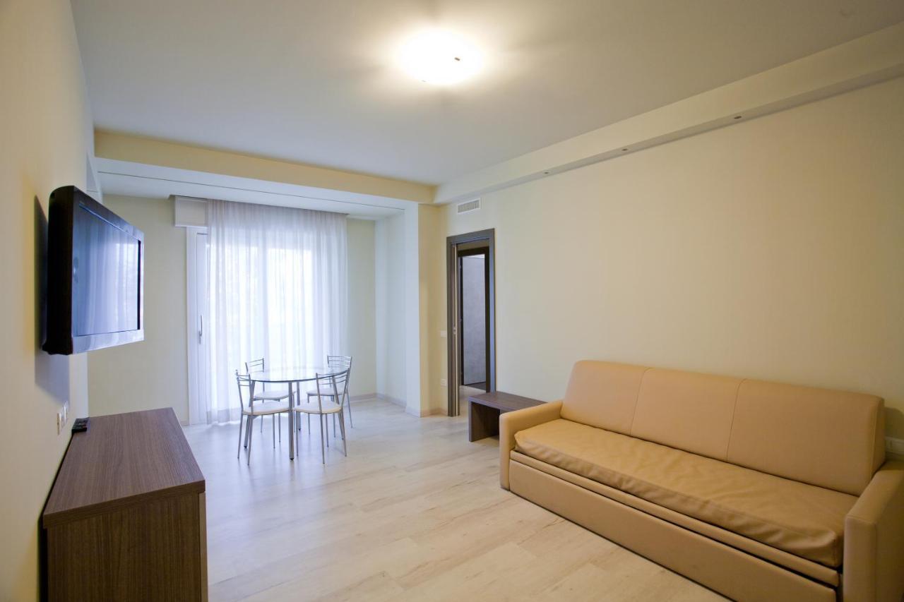 Residence Elisabetta 切塞纳蒂科 外观 照片