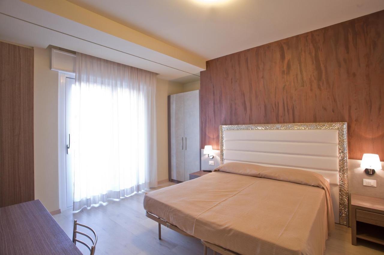 Residence Elisabetta 切塞纳蒂科 外观 照片