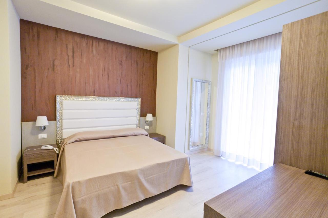 Residence Elisabetta 切塞纳蒂科 外观 照片