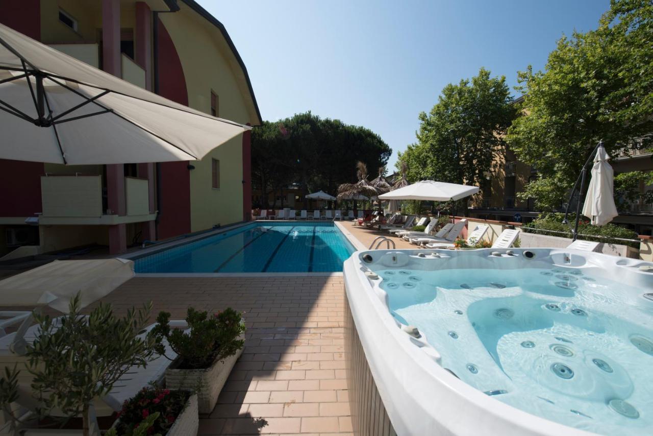 Residence Elisabetta 切塞纳蒂科 外观 照片